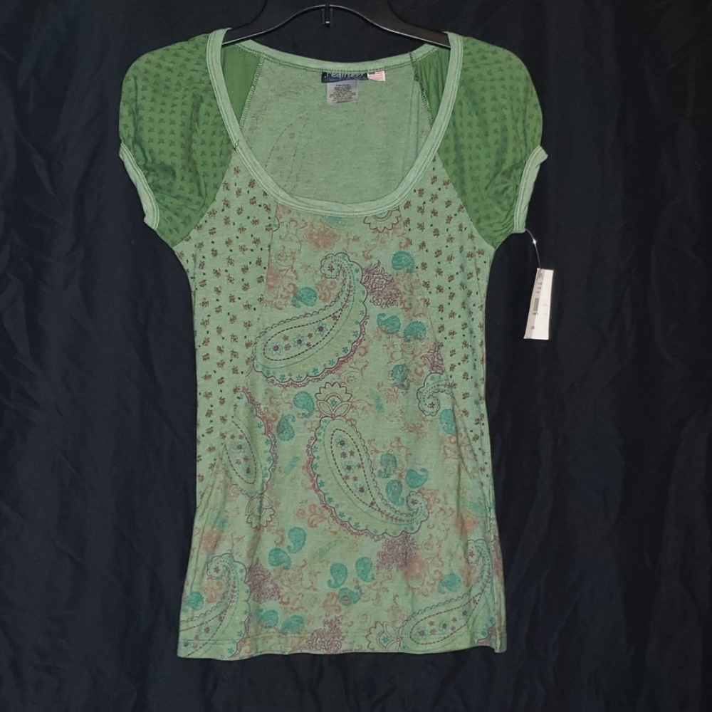 Realitee green paisley print scoop-neck tee size S